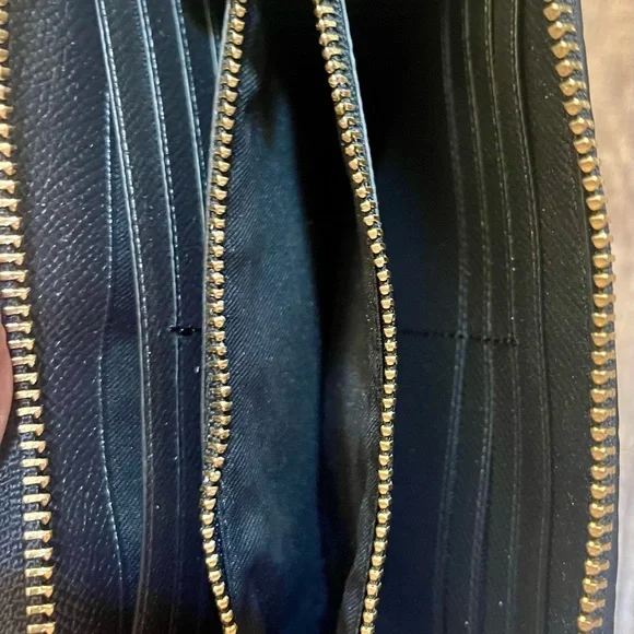 Coach Black Croc-Embossed Leather Pouch Wallet - Picture 7 of 8